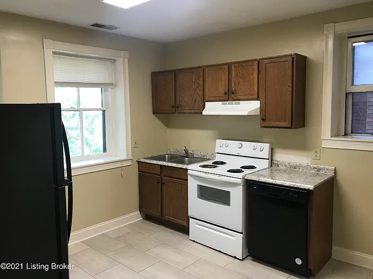 1304 S Brook St #2 — Photo 7