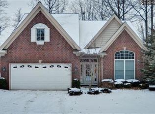602 Tournament Dr, Avon Lake, OH 44012
