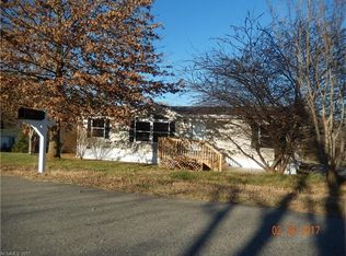 28 Motts Dr, Candler, NC 28715