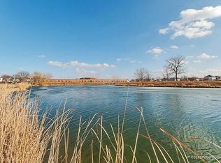 1116 Parkview Cir, Carol Stream, IL 60188