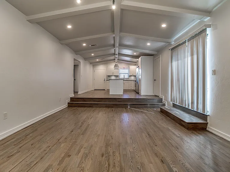 2524 NW 52nd St — Photo 22