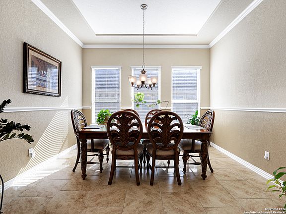 5th image of 716 DECATHLON ST