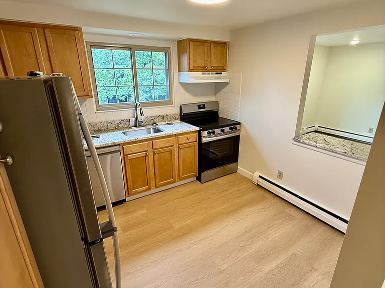 3976 Ridge Lea Rd #B — Photo 10