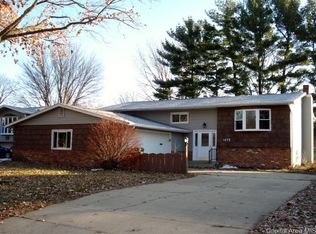 1073 Woodbine Cir E, Galesburg, IL 61401