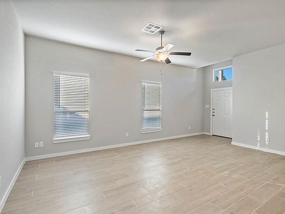 4th image of 25104/8 Pacific Wren Dr