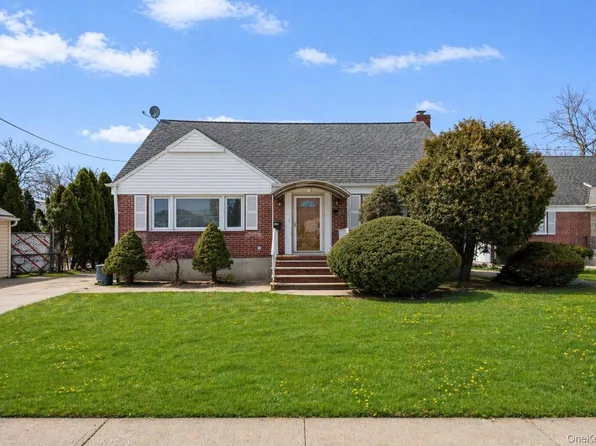 1987 Lakeville Road, New Hyde Park, NY 11040