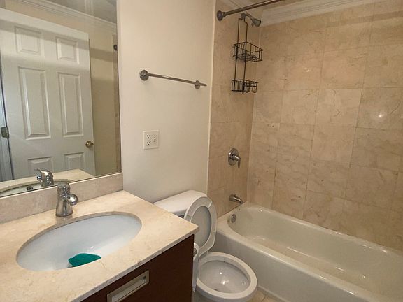 4th image of 6947 N Oakley Ave APT 2