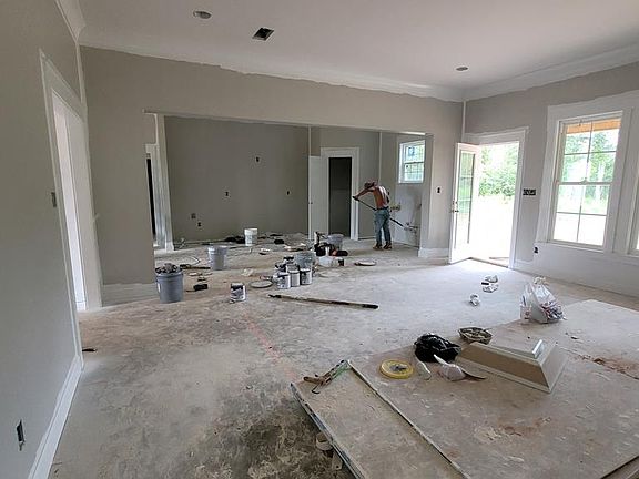 5th image of 233 Grand Island Dr