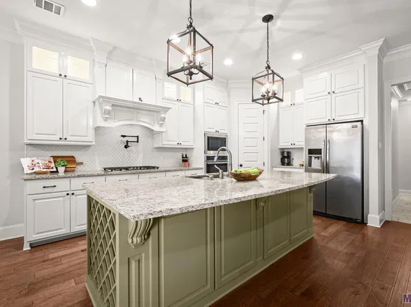 37372 Cypress Hollow Ave, Prairieville, LA 70769