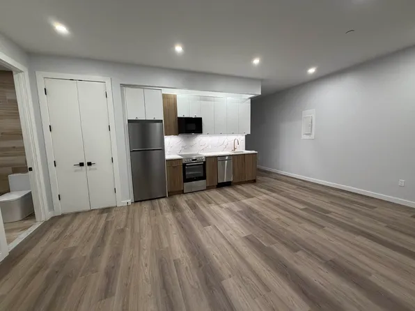 2917 Snyder Avenue image 4 of 12