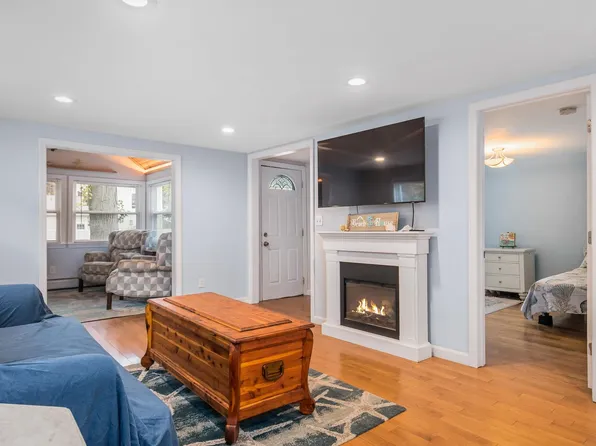 7 Hemlock Street, Hampton, NH 03842
