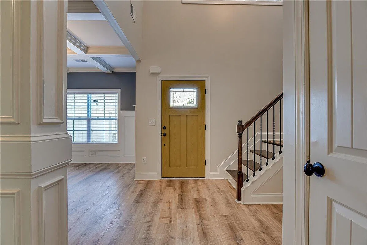 4 bed, 2.5 bath, 3177 sqft, $2,200 — Photo 4
