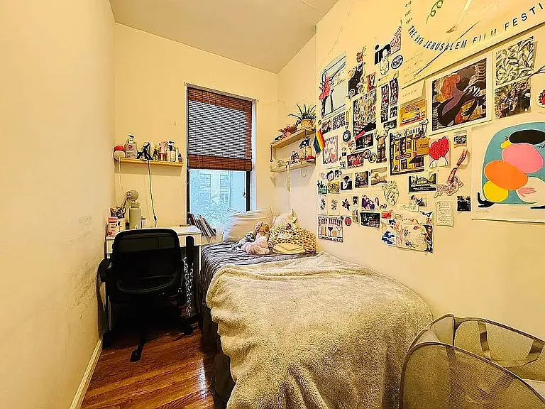 17 Saint Marks Pl #3 — Photo 4