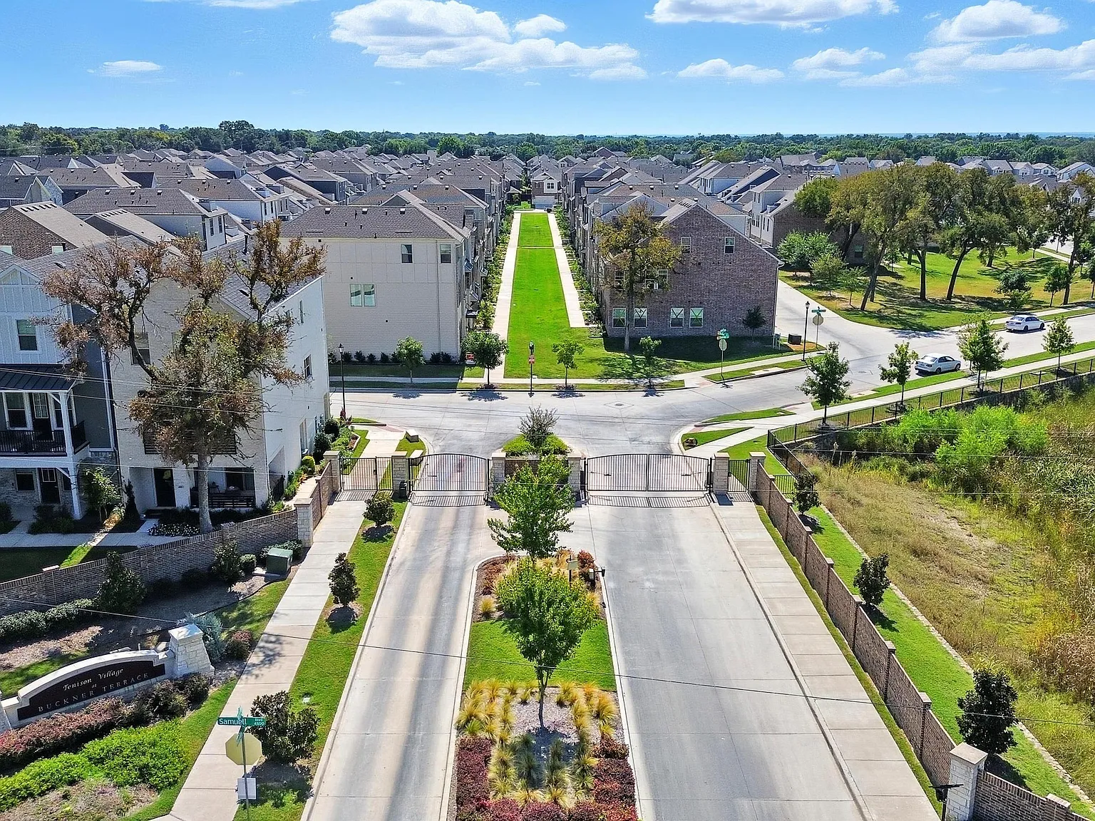 3 bed, 2.5 bath, 1650 sqft, $2,900 — Photo 3
