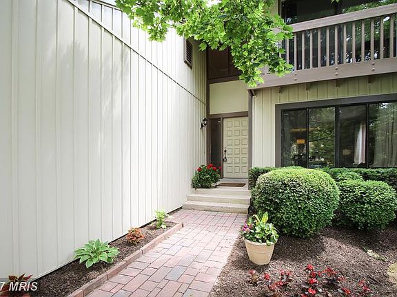 3rd image of 9512 Ash Hollow Pl