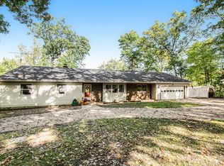 51 Castle Dr N, Springfield, MI 49037