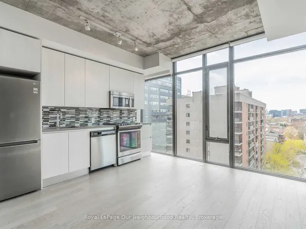 111 Bathurst St, Toronto, ON