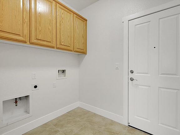 5th image of 1393 Ladyfern St