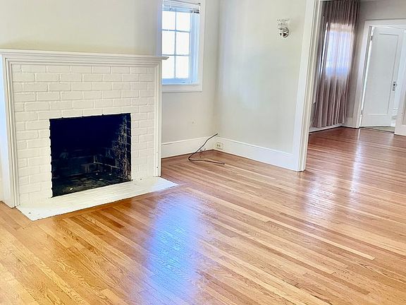 2nd image of 1045 38th St APT C