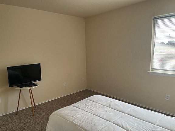 2nd image of 1101 Barclay Dr