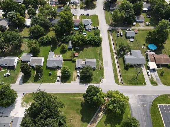 5th image of 1846 Hazel Avenue