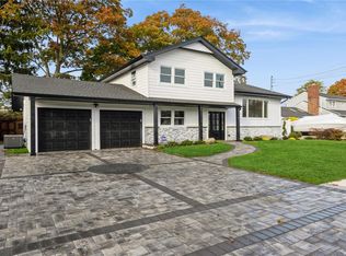 21 S Merrick Rd, Massapequa, NY 11758