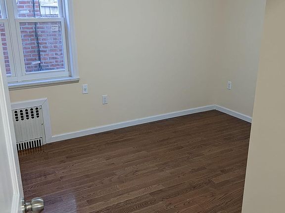 3rd image of 7819A 166th St Floor 1