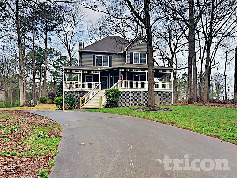 313 Willow Bend Dr — Photo 2