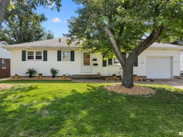 4213 N Wycliffe Rd, Peoria, IL 61614