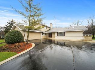 8124 S Garfield Ave, Burr Ridge, IL 60527