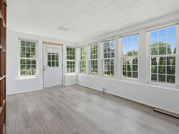 3rd image of 2111 Mississippi Ave