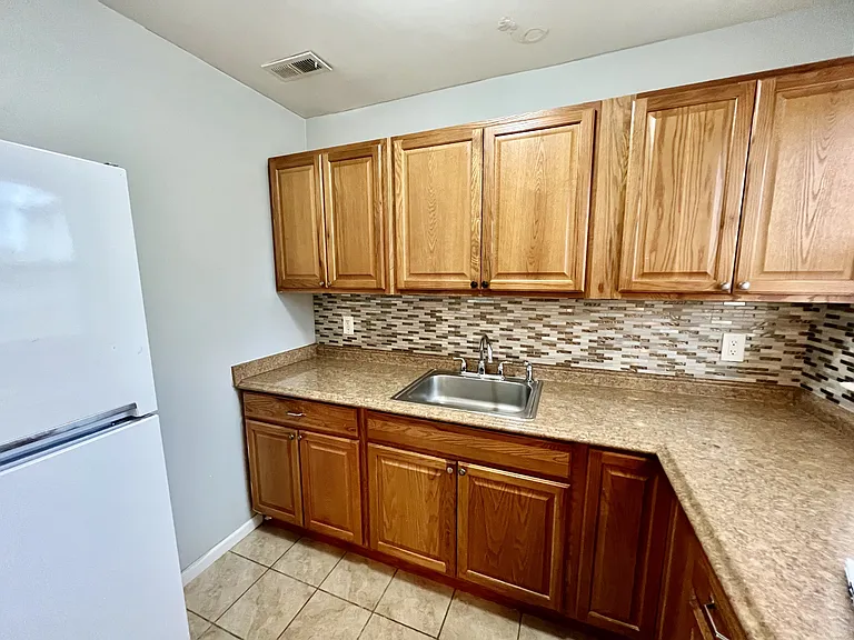 912 Druid Cir — Photo 12
