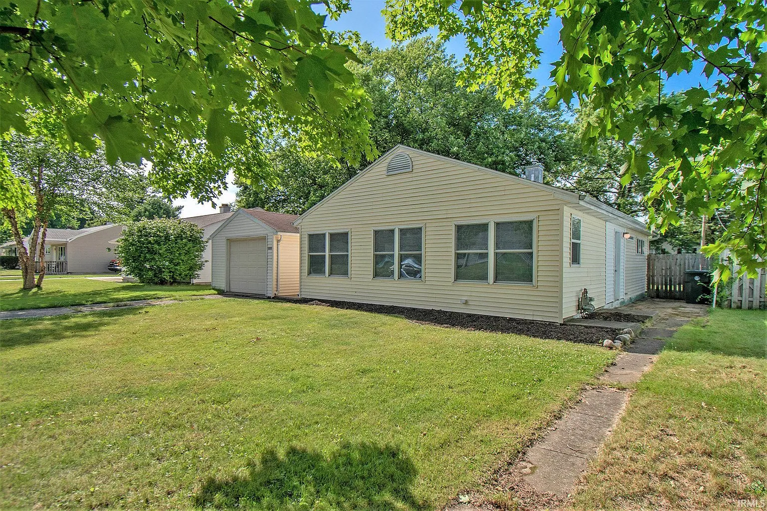 1231 Byron Dr photo 1