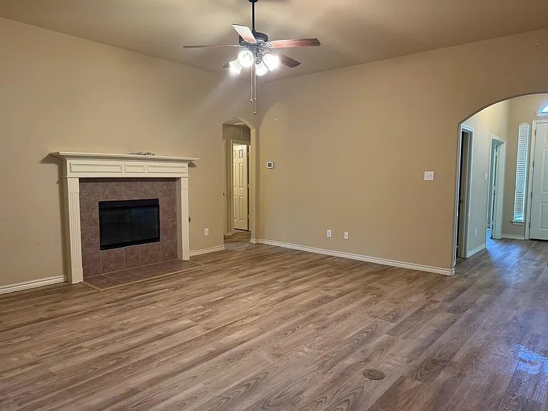 817 Graystone Dr — Photo 8