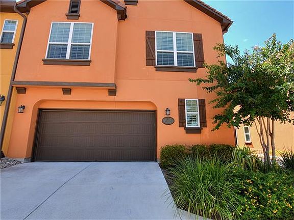 2nd image of 12200 Terraza Cir #Townhouse 18