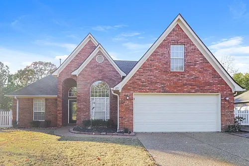 215 Lakewood Dr Photo 1