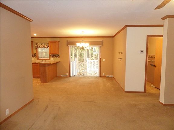 4th image of 934 Catawba Cor