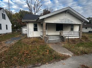 207 N Prairie St, Raymond, IL 62560