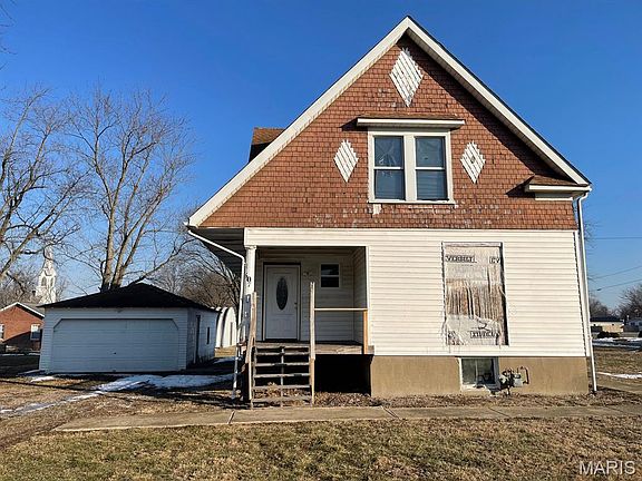 2nd image of 607 W Deck St