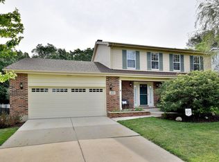 8109 Compton Rd, Woodridge, IL 60517