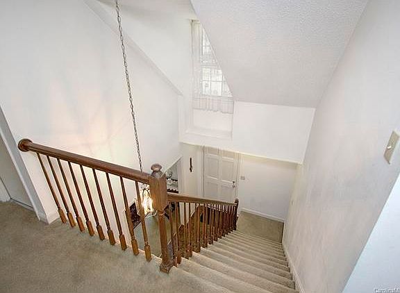 2nd image of 414 Sunnywood Ln