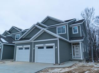 2347 Watertown Way NE, Grand Rapids, MI 49505
