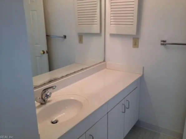 40 Rader St, Norfolk, VA 23510