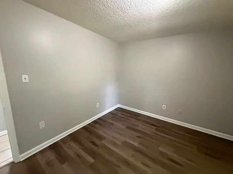 5596 Karen Dr — Photo 10