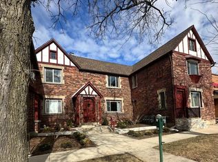 317 W Elm St APT 2, Sycamore, IL 60178