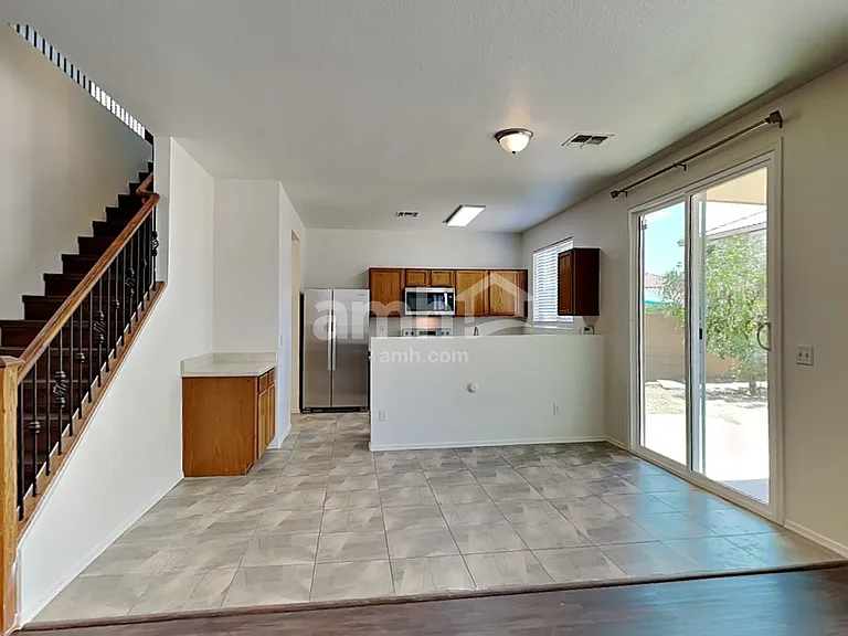 16923 W Central St — Photo 6