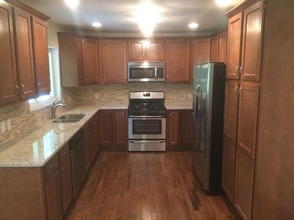 4th image of 6033 Glade Ave