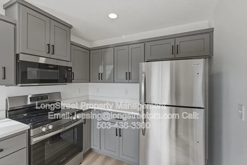4 bed, 2.0 bath, 1413 sqft, $2,595 — Photo 3