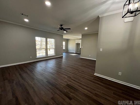 3rd image of 907 West St