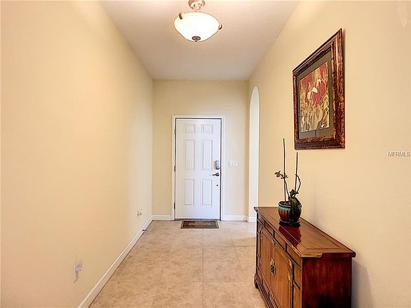 Spacious entry
